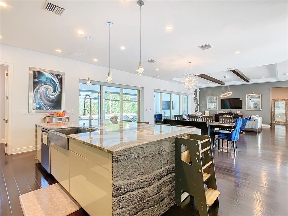 For Sale: $1,950,000 (5 beds, 4 baths, 4329 Square Feet)