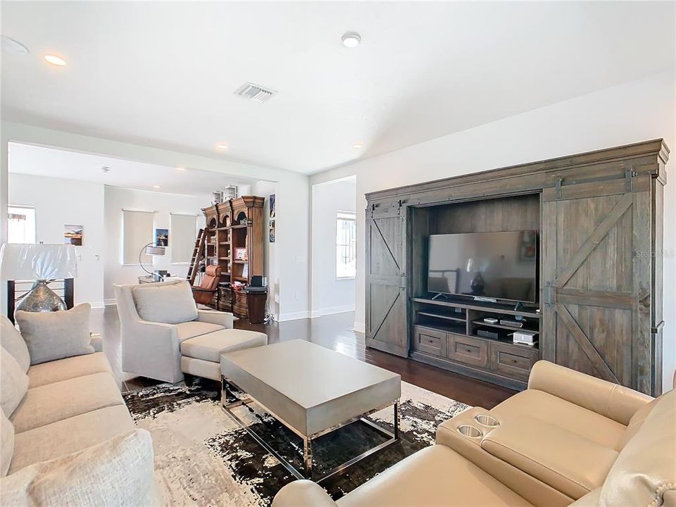 For Sale: $1,950,000 (5 beds, 4 baths, 4329 Square Feet)