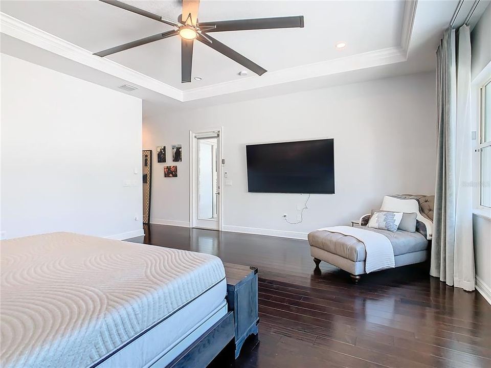For Sale: $1,950,000 (5 beds, 4 baths, 4329 Square Feet)