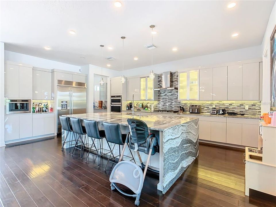 For Sale: $1,950,000 (5 beds, 4 baths, 4329 Square Feet)
