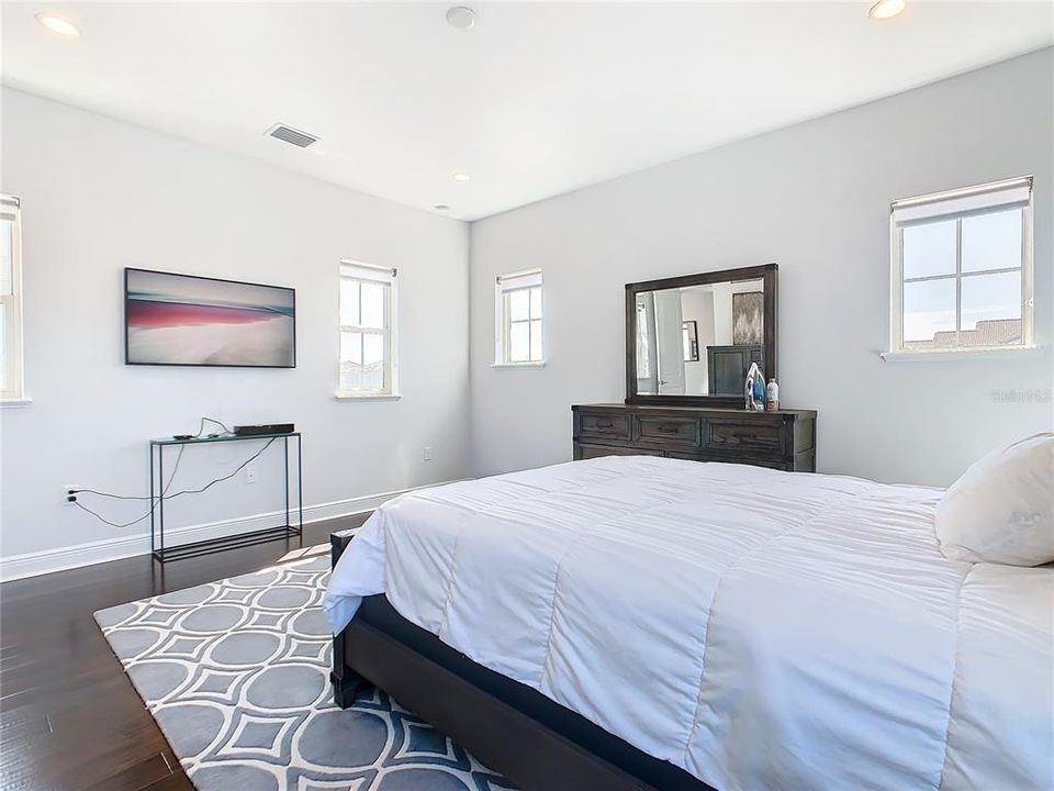 For Sale: $1,950,000 (5 beds, 4 baths, 4329 Square Feet)