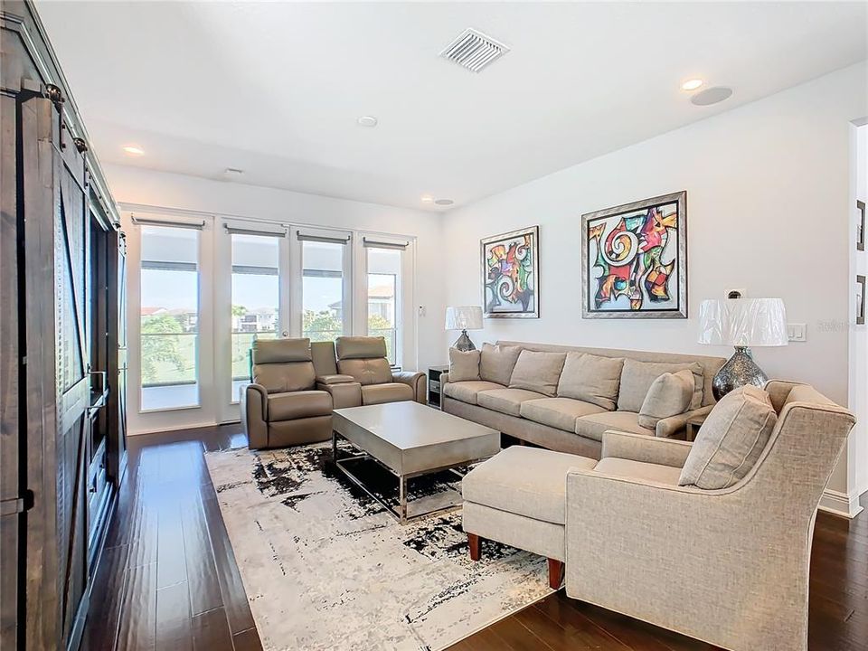 For Sale: $1,950,000 (5 beds, 4 baths, 4329 Square Feet)