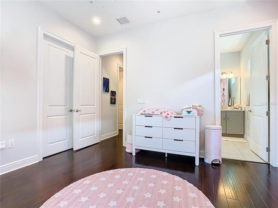 For Sale: $1,950,000 (5 beds, 4 baths, 4329 Square Feet)