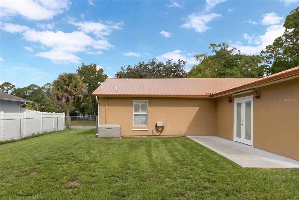 For Sale: $330,000 (4 beds, 2 baths, 1885 Square Feet)