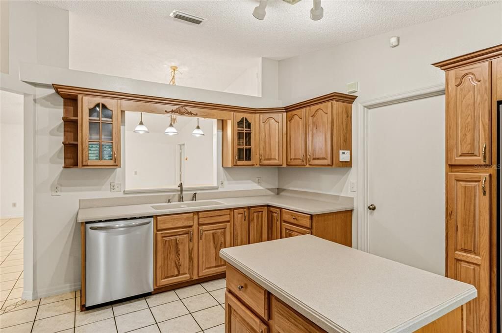 For Sale: $330,000 (4 beds, 2 baths, 1885 Square Feet)