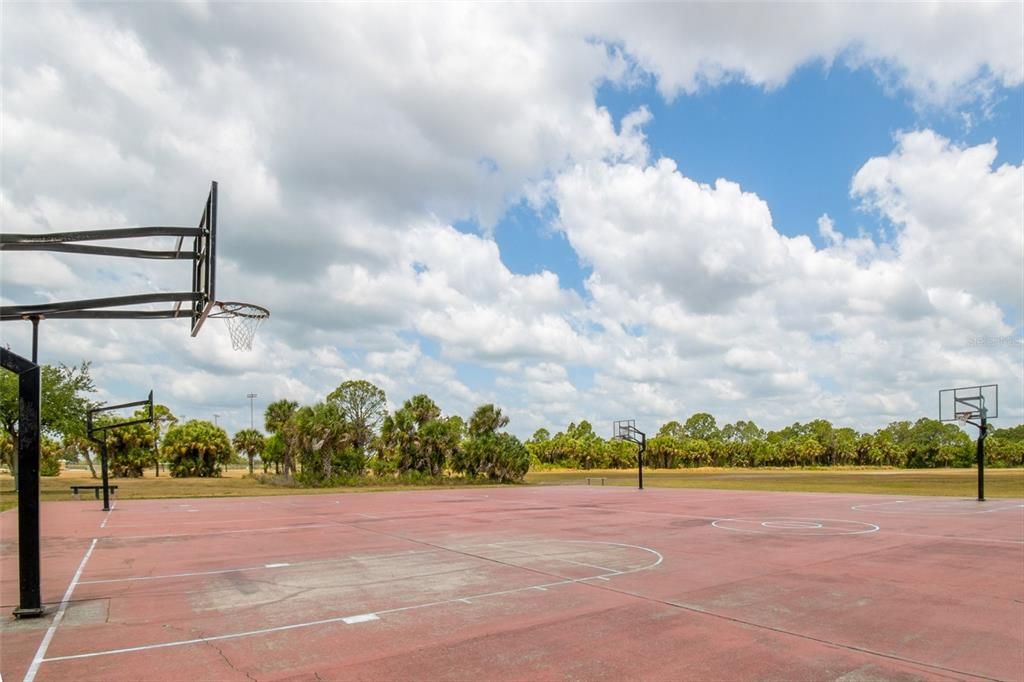 For Sale: $330,000 (4 beds, 2 baths, 1885 Square Feet)