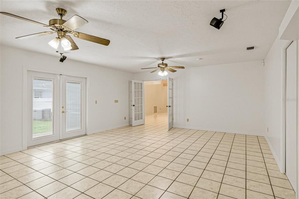 For Sale: $330,000 (4 beds, 2 baths, 1885 Square Feet)