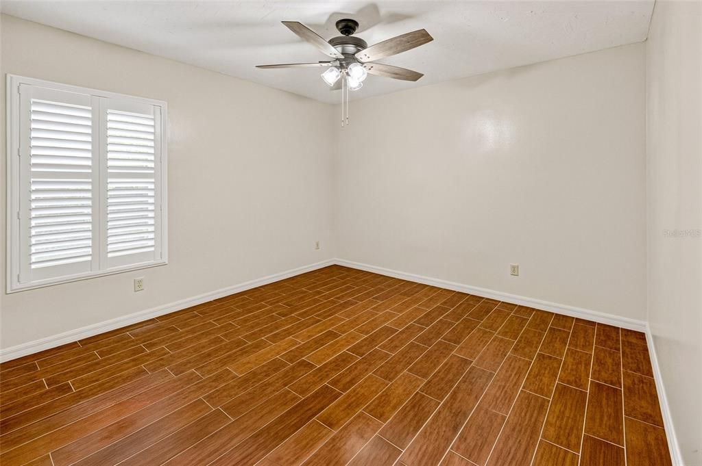 For Sale: $330,000 (4 beds, 2 baths, 1885 Square Feet)