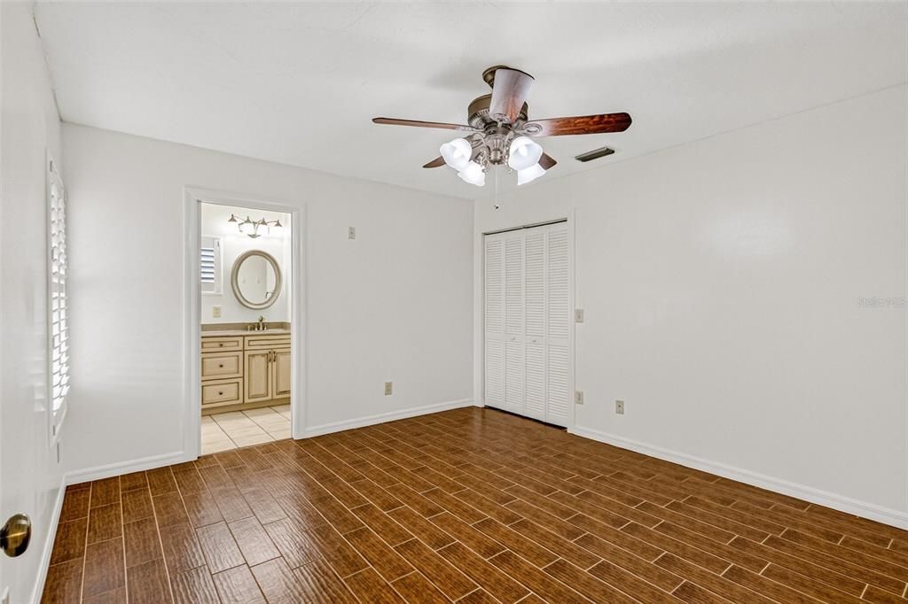 For Sale: $330,000 (4 beds, 2 baths, 1885 Square Feet)