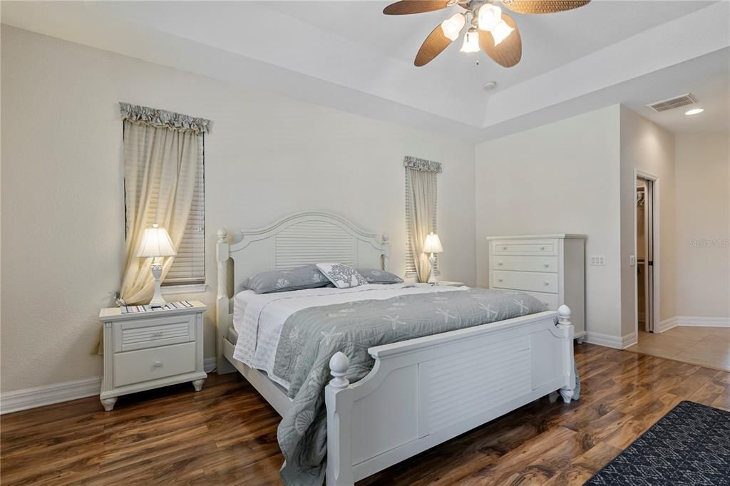 En Venta: $449,900 (3 camas, 2 baños, 2047 Pies cuadrados)