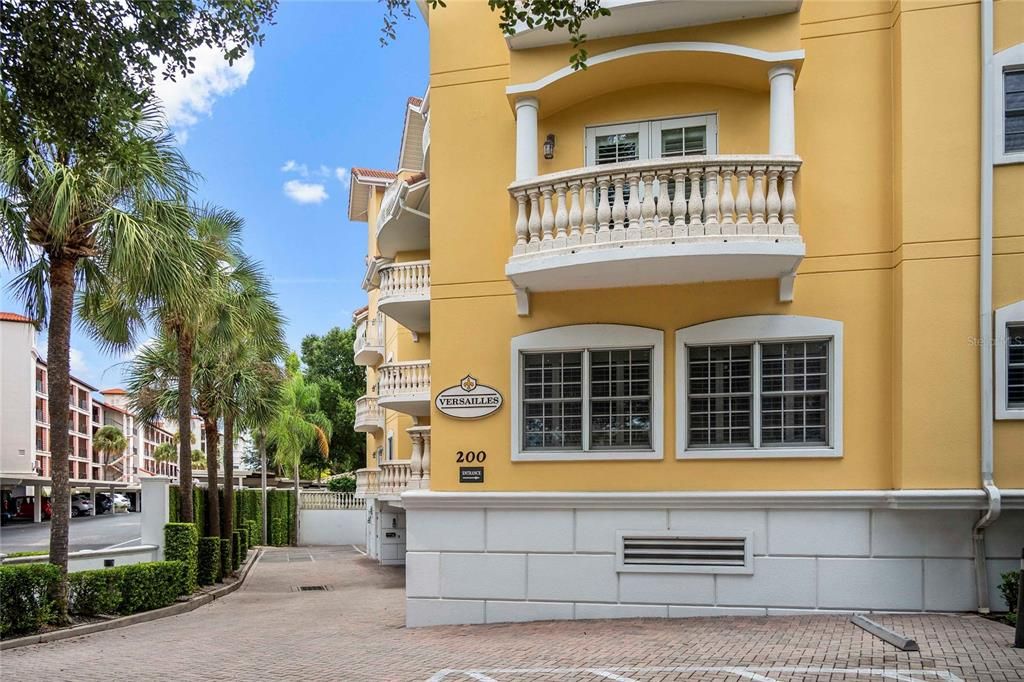 For Sale: $2,350,000 (3 beds, 3 baths, 3110 Square Feet)