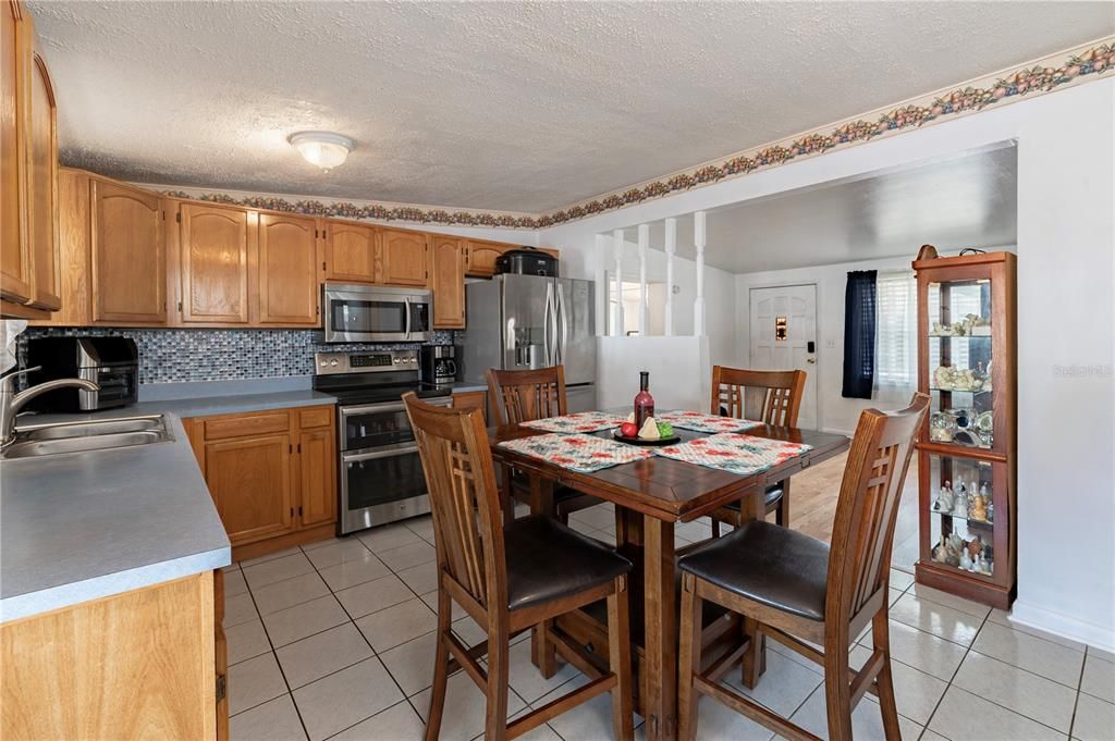 На продажу: $325,000 (3 спален, 1 ванн, 1115 Квадратных фут)