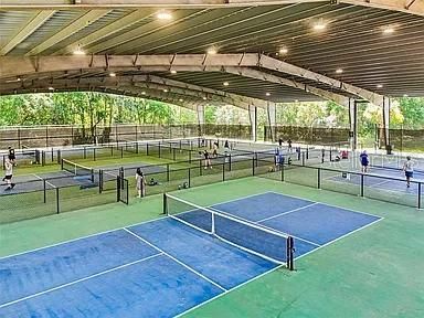 На продажу: $550,000 (4 спален, 2 ванн, 2215 Квадратных фут)