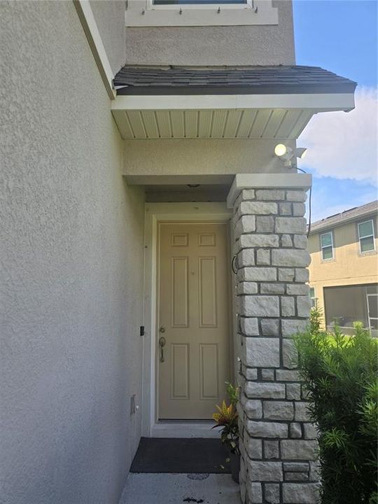 For Rent: $2,900 (3 beds, 2 baths, 1913 Square Feet)