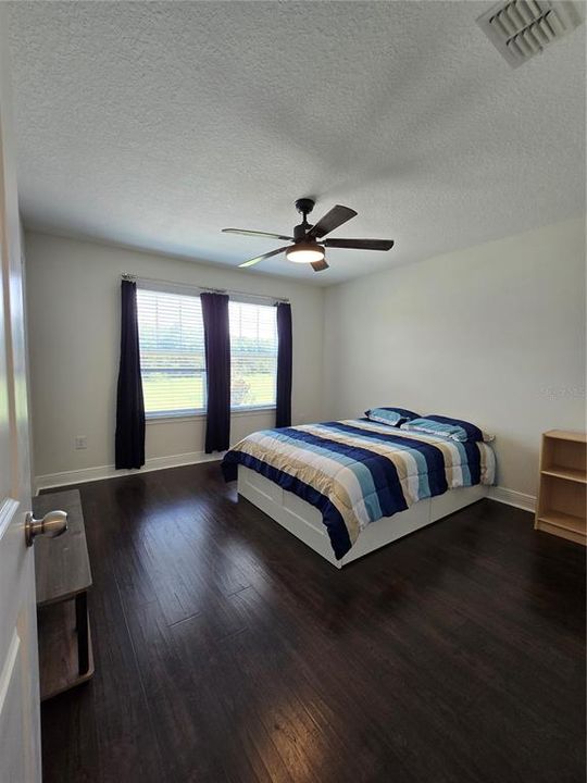 For Rent: $2,900 (3 beds, 2 baths, 1913 Square Feet)