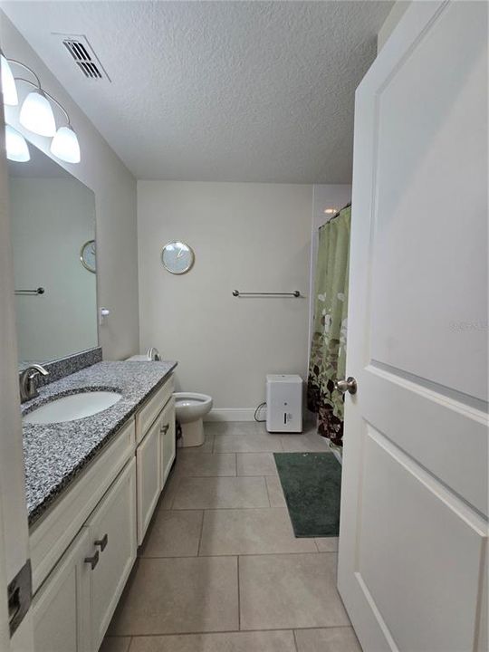 For Rent: $2,900 (3 beds, 2 baths, 1913 Square Feet)