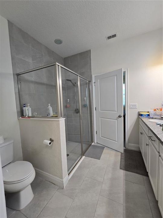 For Rent: $2,900 (3 beds, 2 baths, 1913 Square Feet)