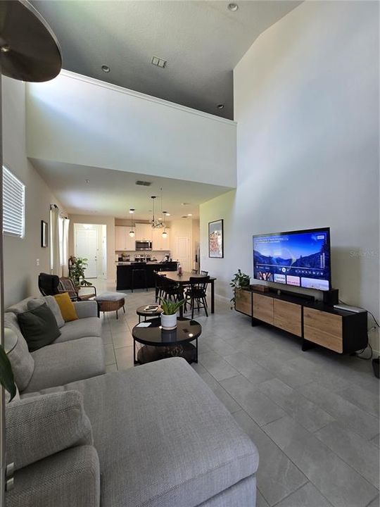 For Rent: $2,900 (3 beds, 2 baths, 1913 Square Feet)