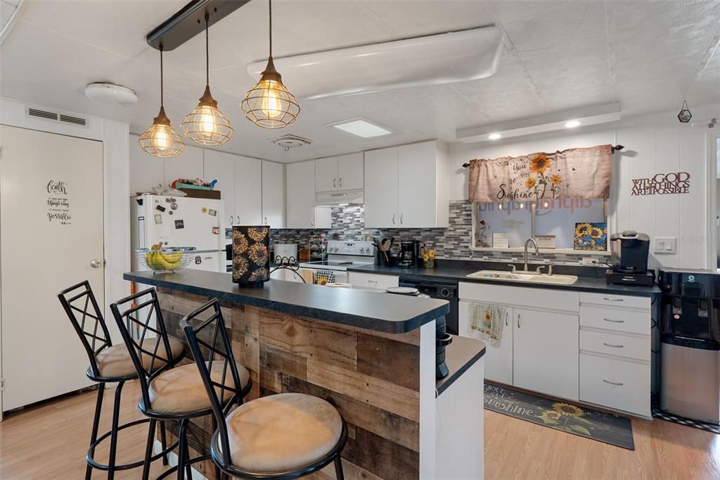 For Sale: $190,000 (2 beds, 2 baths, 1508 Square Feet)