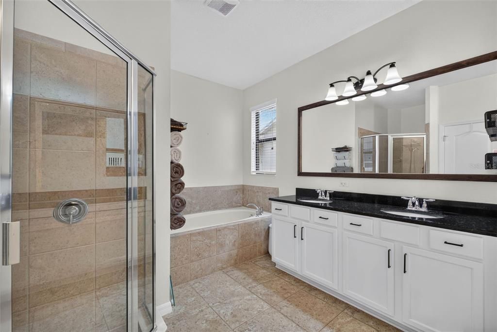 For Sale: $485,000 (4 beds, 2 baths, 1948 Square Feet)