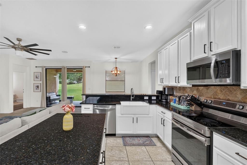 For Sale: $485,000 (4 beds, 2 baths, 1948 Square Feet)