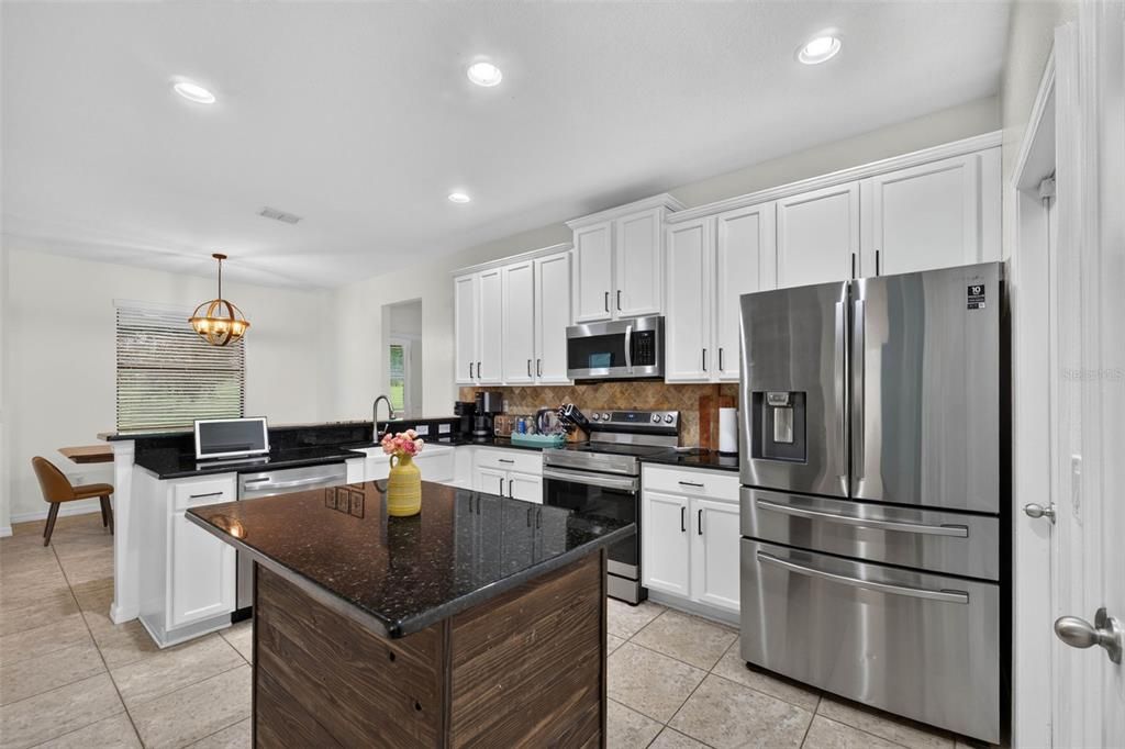 For Sale: $485,000 (4 beds, 2 baths, 1948 Square Feet)