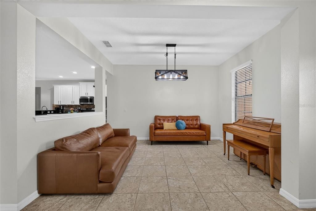 For Sale: $485,000 (4 beds, 2 baths, 1948 Square Feet)