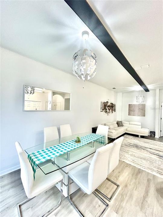 En Renta: $1,900 (4 camas, 3 baños, 1642 Pies cuadrados)