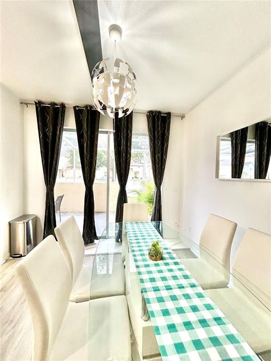 En Renta: $1,900 (4 camas, 3 baños, 1642 Pies cuadrados)