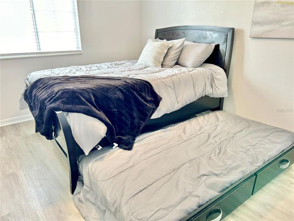 En Renta: $1,900 (4 camas, 3 baños, 1642 Pies cuadrados)