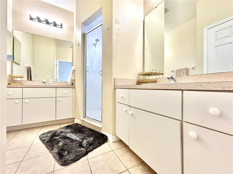 En Renta: $1,900 (4 camas, 3 baños, 1642 Pies cuadrados)
