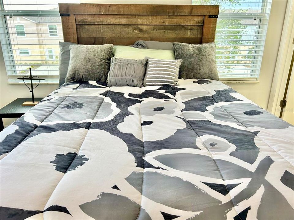 En Renta: $1,900 (4 camas, 3 baños, 1642 Pies cuadrados)