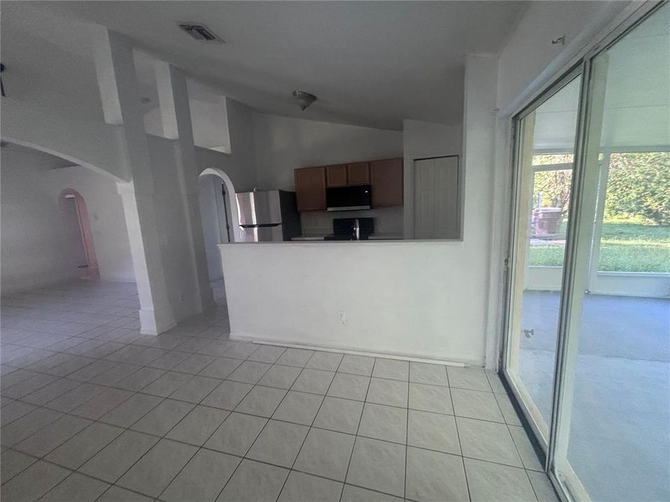出租: $1,995 (3 贝兹, 2 浴室, 1211 平方英尺)