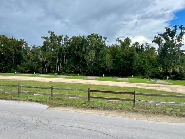 待售: $140,000 (5.01 acres)