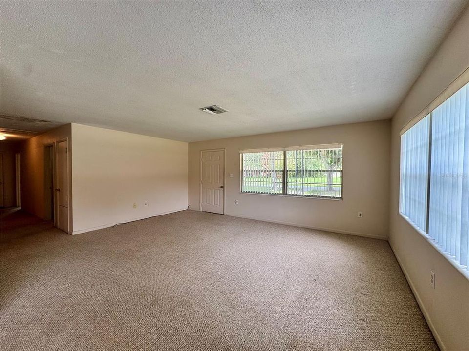 For Sale: $240,000 (3 beds, 2 baths, 1344 Square Feet)