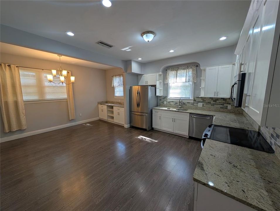 For Rent: $1,745 (3 beds, 1 baths, 1934 Square Feet)