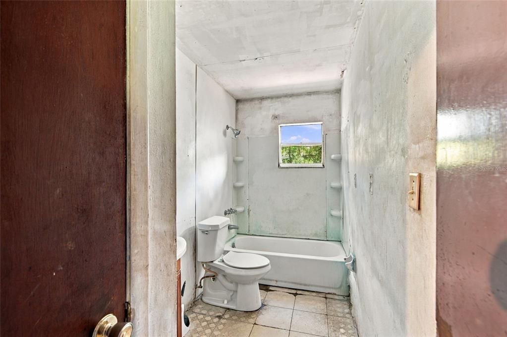 На продажу: $149,900 (3 спален, 1 ванн, 988 Квадратных фут)