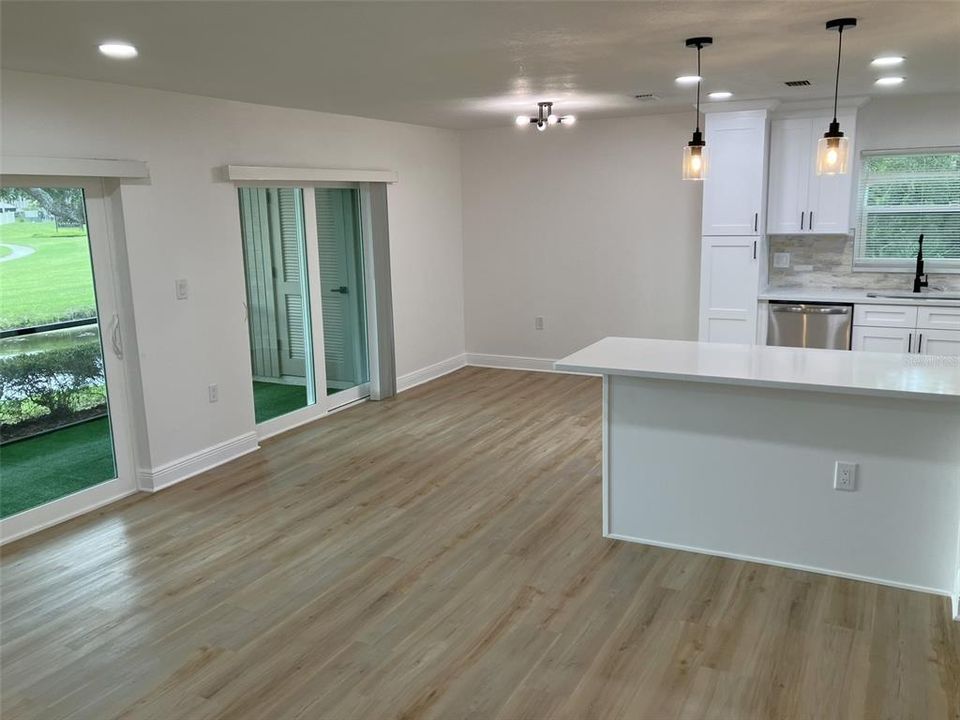 For Sale: $324,900 (4 beds, 2 baths, 1550 Square Feet)