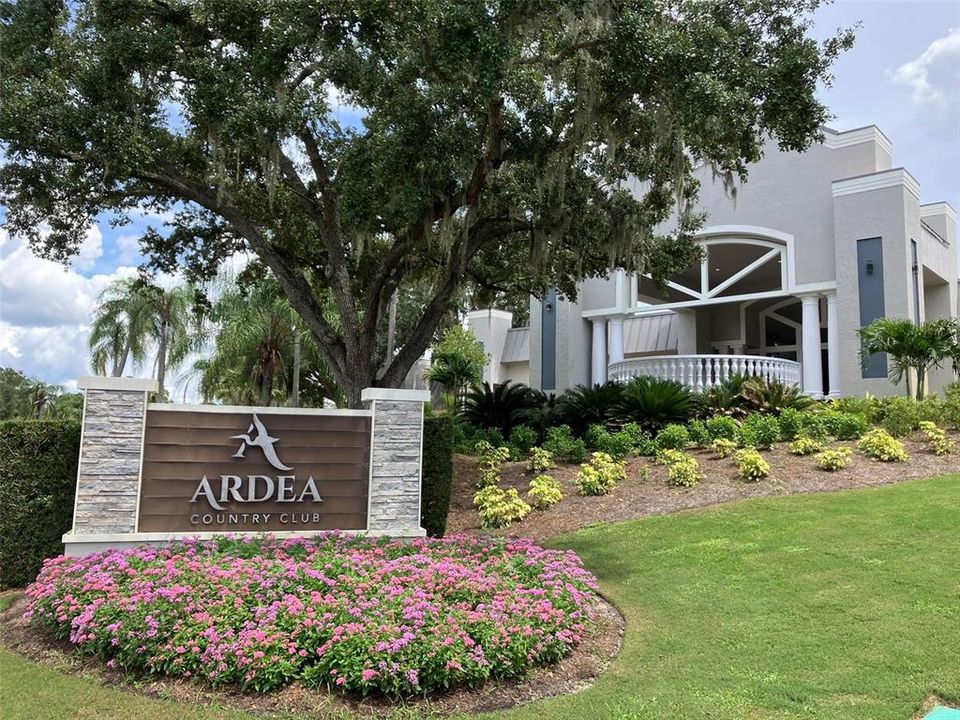 For Sale: $324,900 (4 beds, 2 baths, 1550 Square Feet)