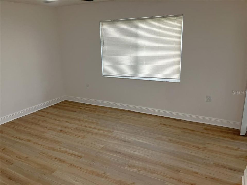 For Sale: $324,900 (4 beds, 2 baths, 1550 Square Feet)