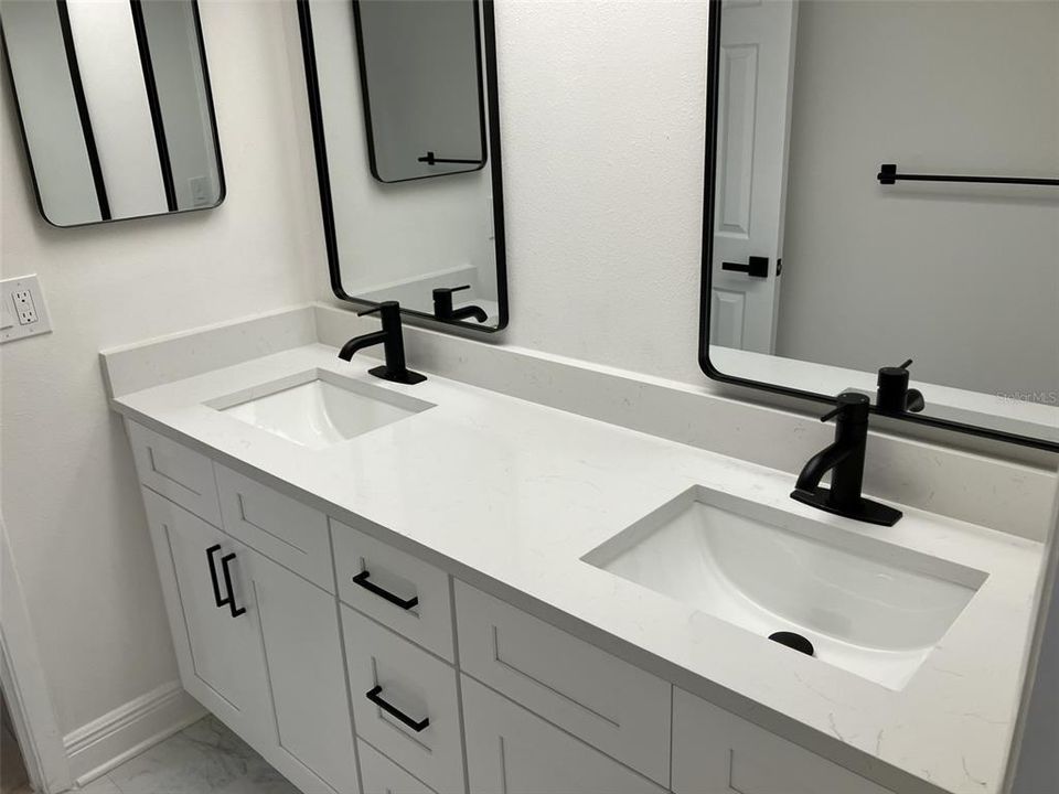 For Sale: $324,900 (4 beds, 2 baths, 1550 Square Feet)