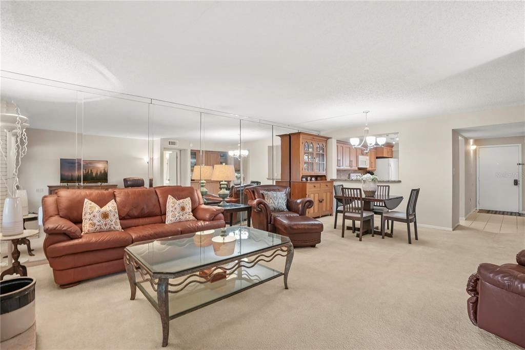 For Sale: $184,900 (2 beds, 2 baths, 1339 Square Feet)