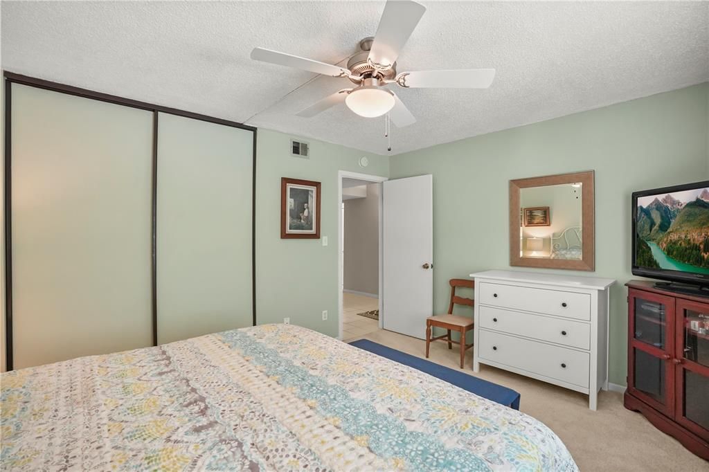 For Sale: $184,900 (2 beds, 2 baths, 1339 Square Feet)