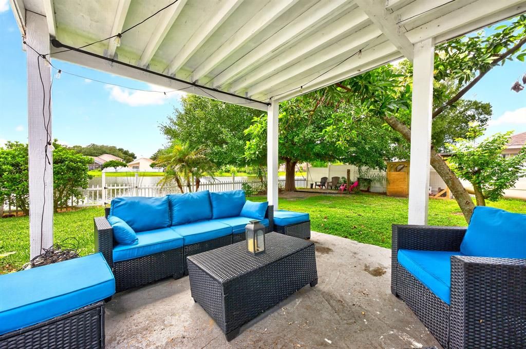 For Sale: $395,000 (4 beds, 2 baths, 1742 Square Feet)