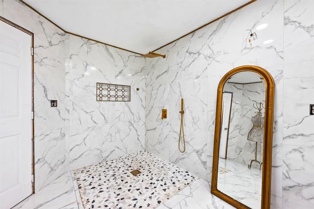 For Sale: $395,000 (4 beds, 2 baths, 1742 Square Feet)