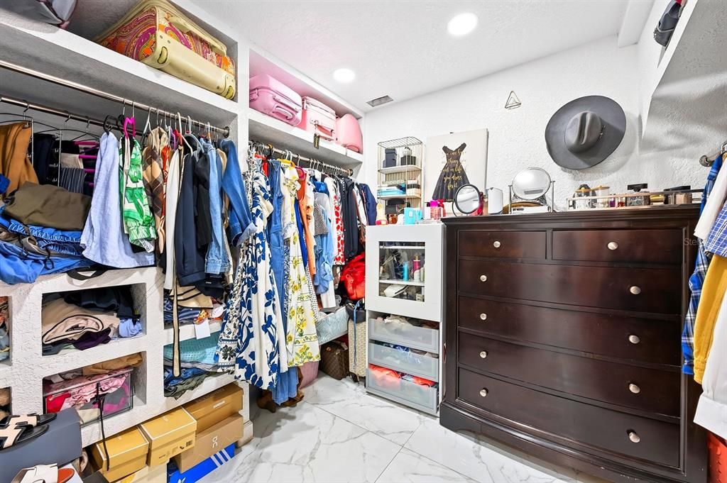 For Sale: $395,000 (4 beds, 2 baths, 1742 Square Feet)