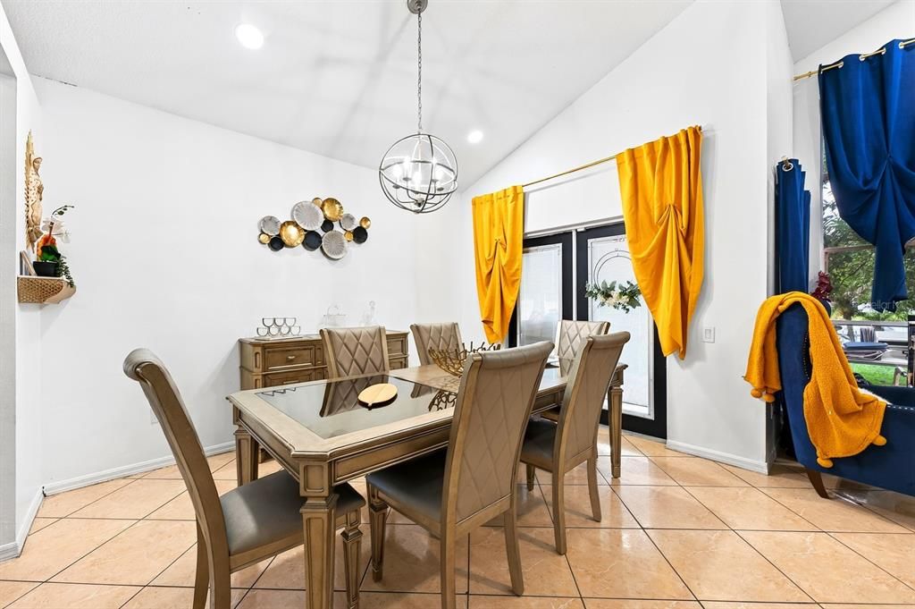 For Sale: $395,000 (4 beds, 2 baths, 1742 Square Feet)