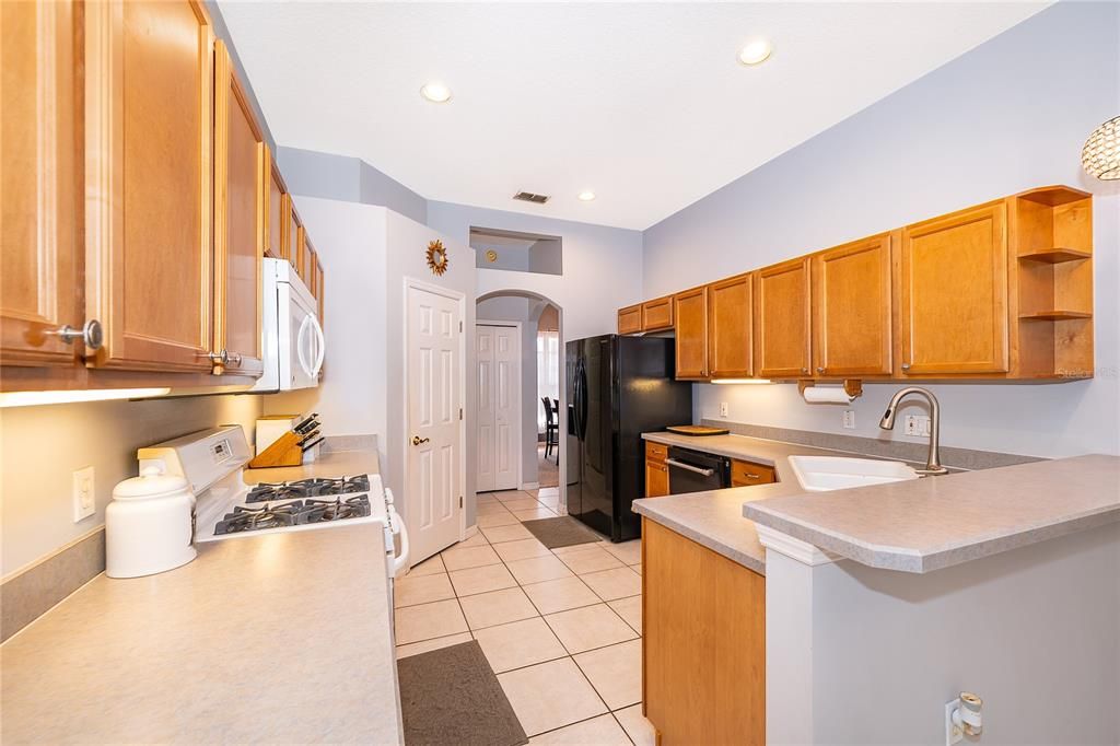 For Sale: $430,000 (4 beds, 3 baths, 2345 Square Feet)