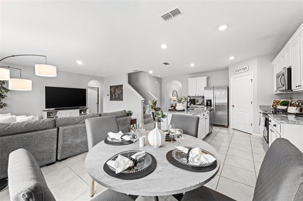 For Sale: $425,000 (5 beds, 3 baths, 2626 Square Feet)