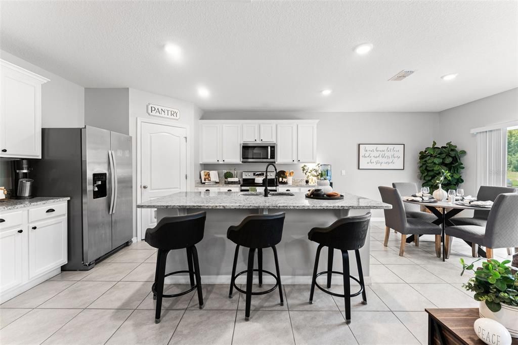 For Sale: $425,000 (5 beds, 3 baths, 2626 Square Feet)